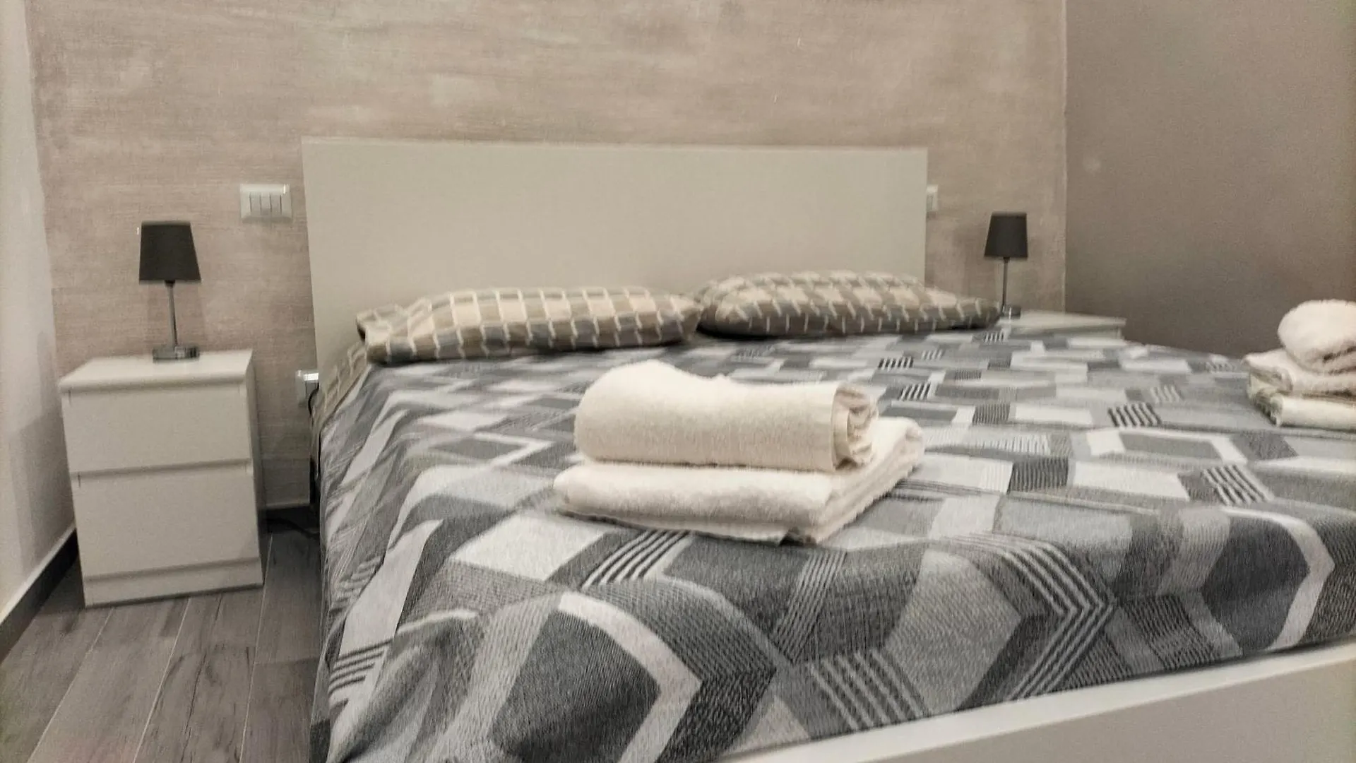 Square House Casa Vacanze location